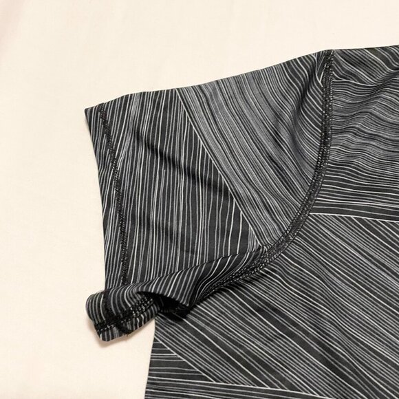 Under Armour Womens Shirt Size Large Heatgear Fitted Tshirt - Picture 13 of 16